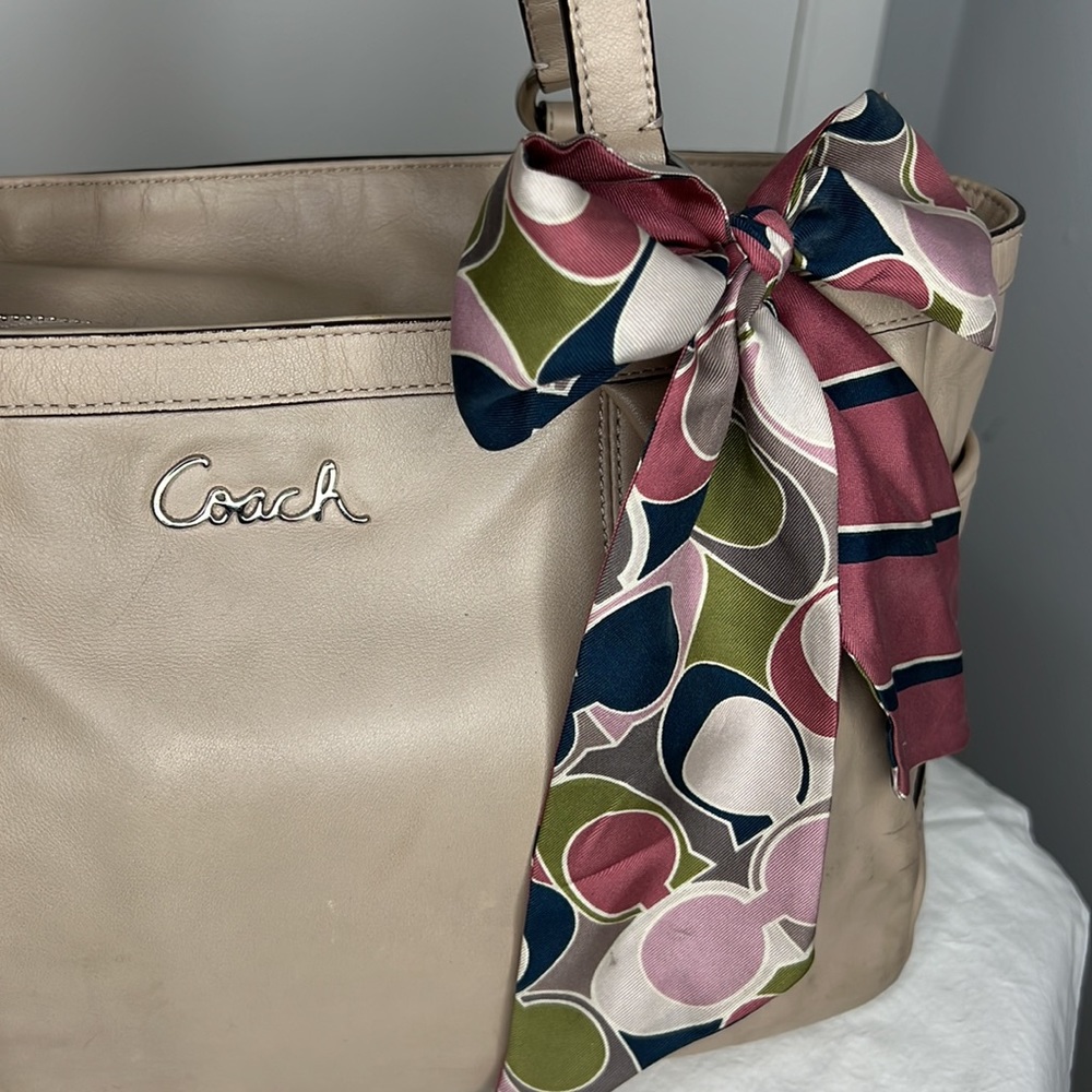 Coach tan purse with color signature scarf - Picture 2 of 11